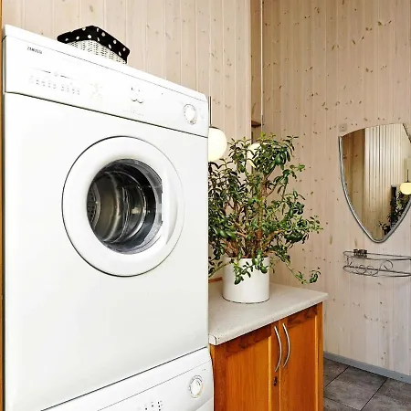 Three-bedroom Holiday In 8 * Oksbol (Syddanmark)